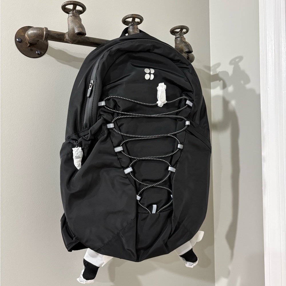 NWT Sweaty Betty On the Go Running Recycled Polyester Backpack - Picture 2 of 9